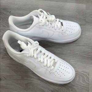 Classic White Men's Sneakers